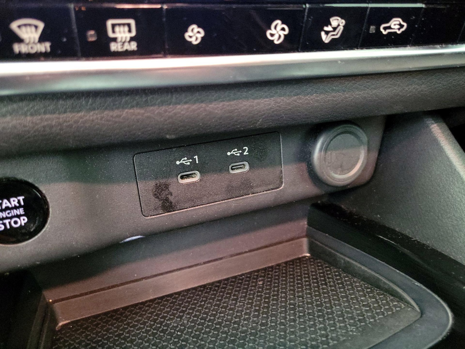 2025 Nissan Rogue SV - Photo 19