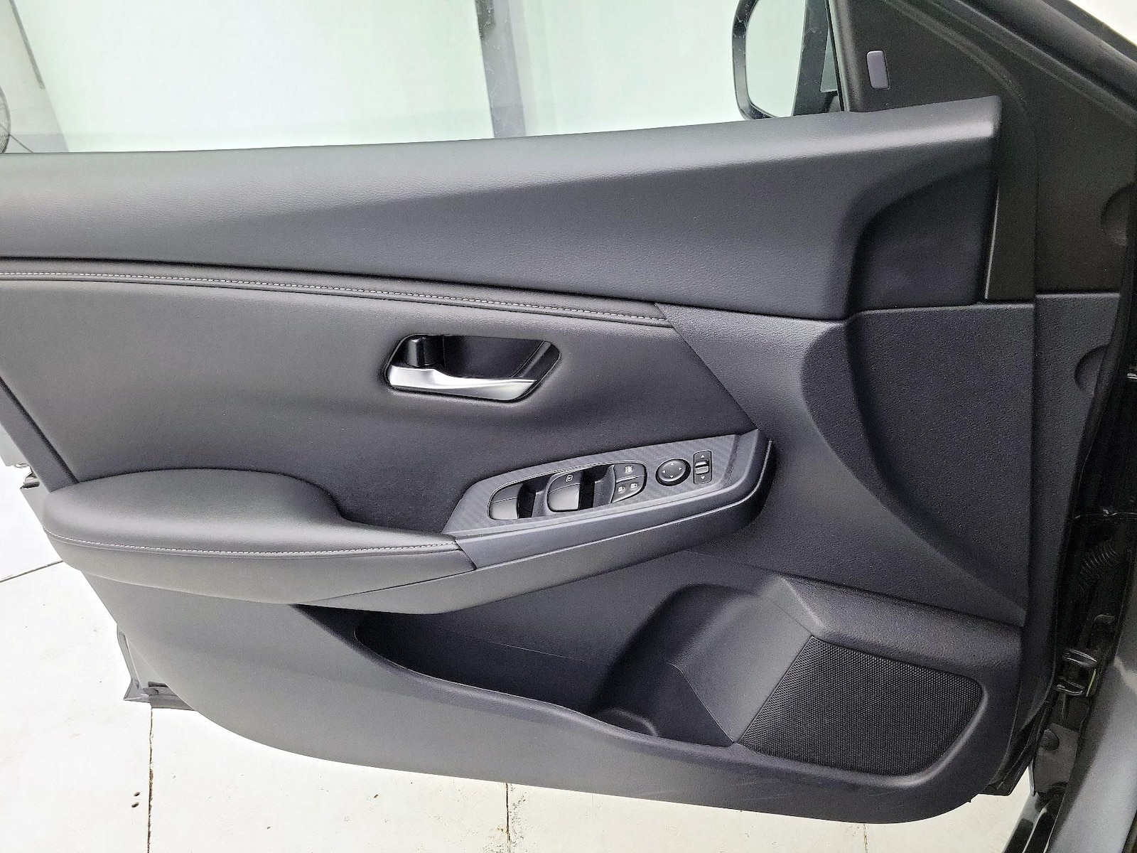 2025 Nissan Sentra SV - Photo 13