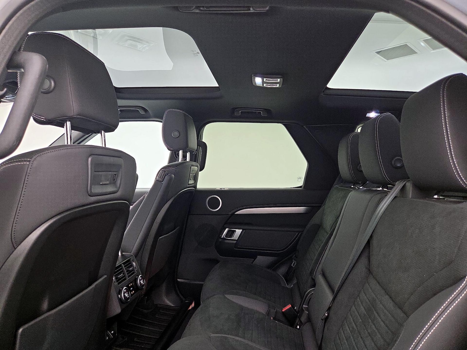 Panoramic Sunroof & Skylight(s)