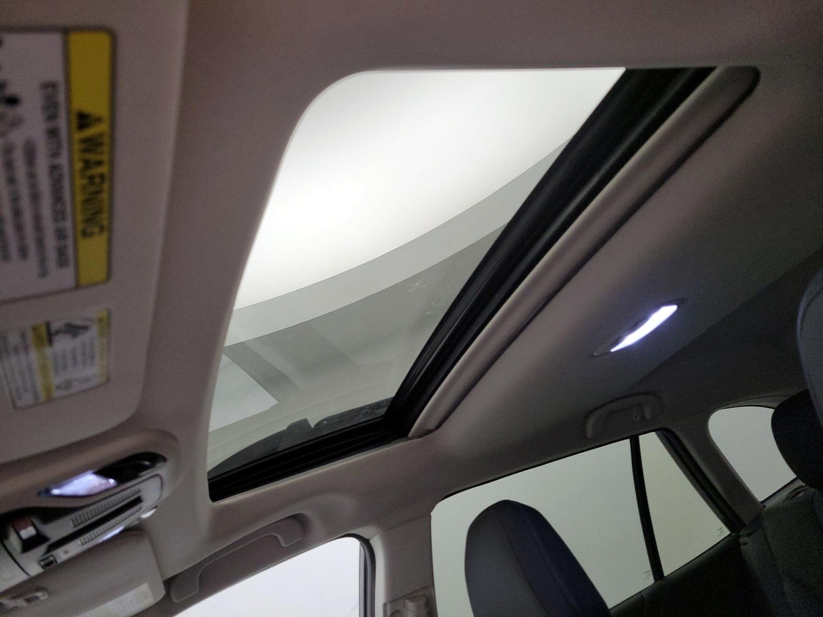 Sunroof(s) & Overhead Airbags