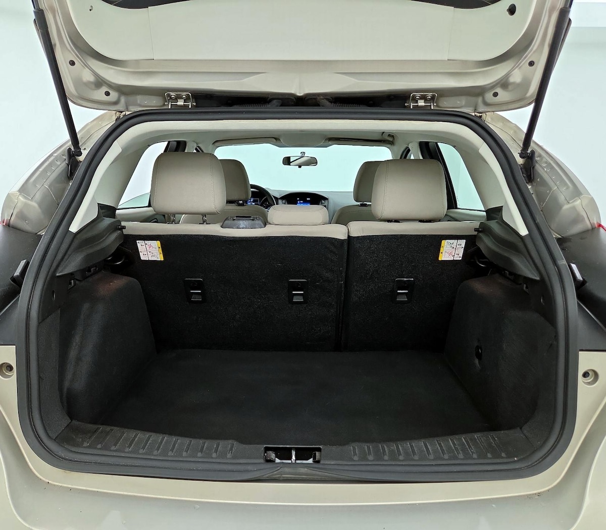 Trunk/Cargo (Seats Up)