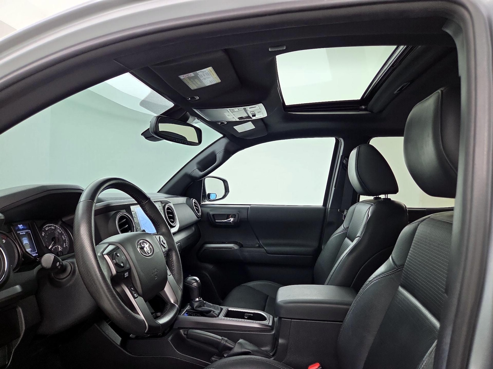 Sunroof(s) & Overhead Airbags