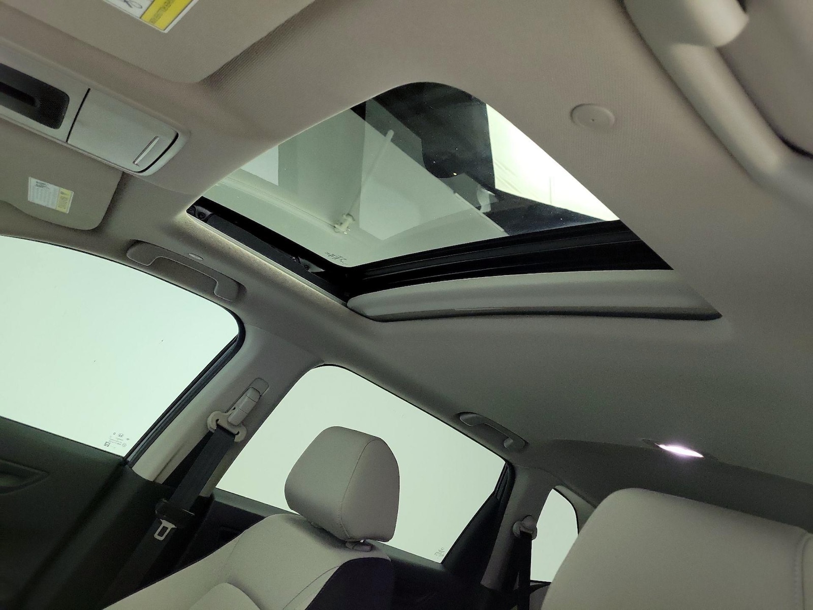 Sunroof(s) & Overhead Airbags