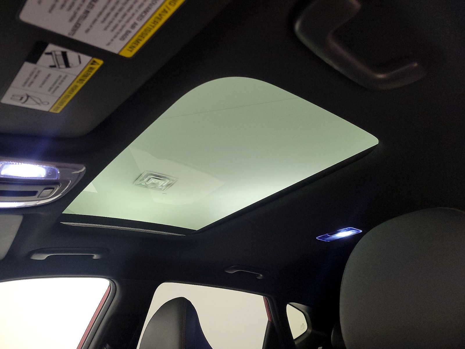 Sunroof(s) & Overhead Airbags