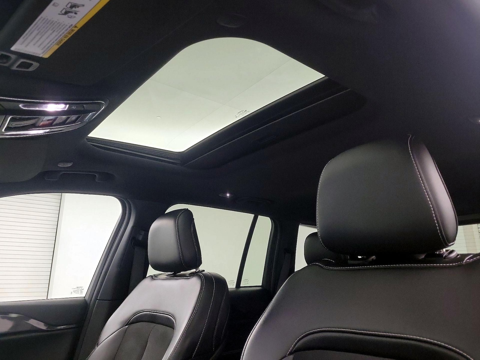 Sunroof(s) & Overhead Airbags