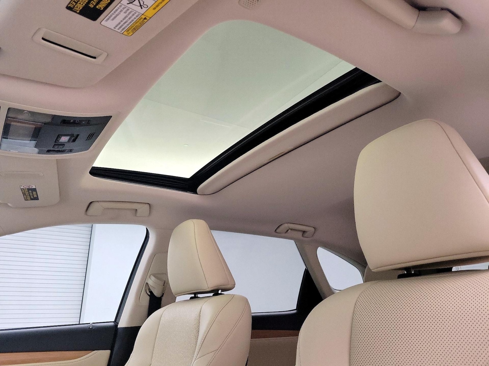 Sunroof(s) & Overhead Airbags