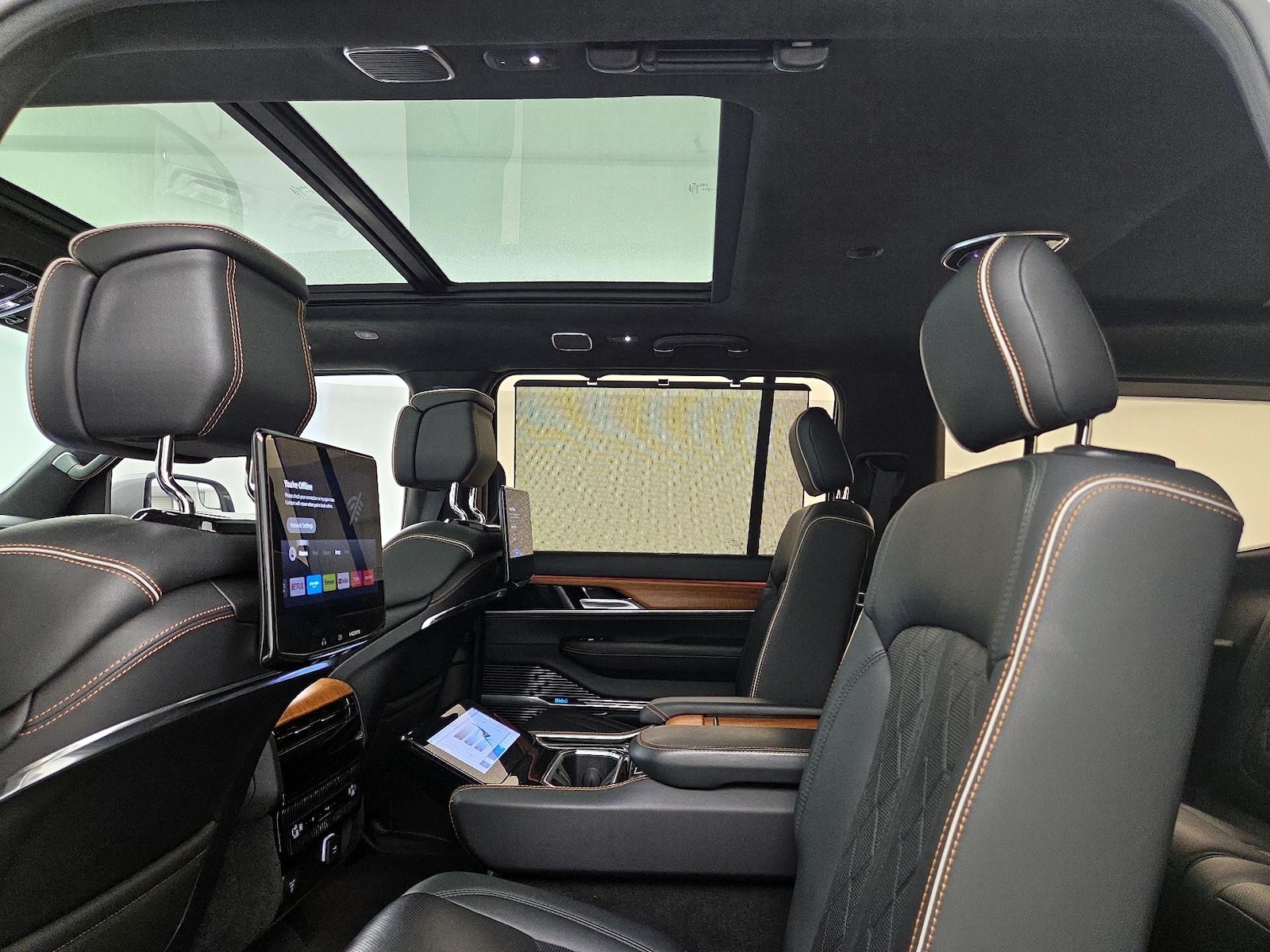 Panoramic Sunroof & Skylight(s)