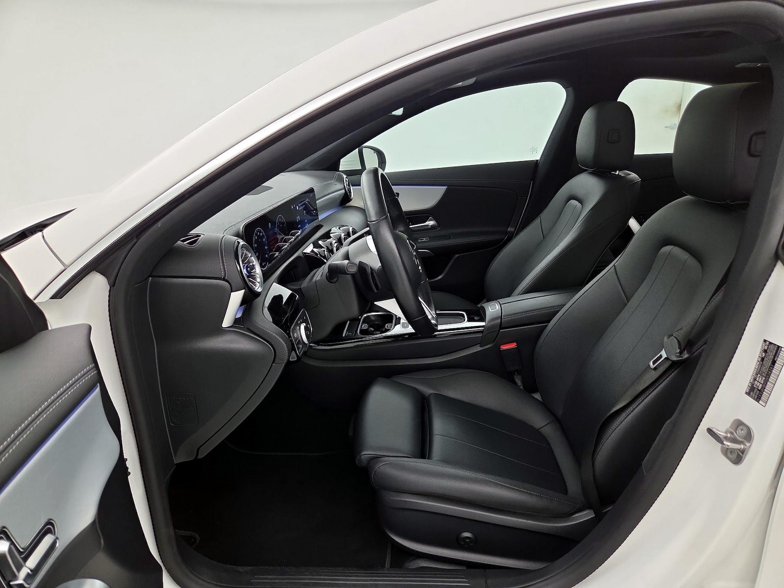 Power Seat(s) & Side Airbags