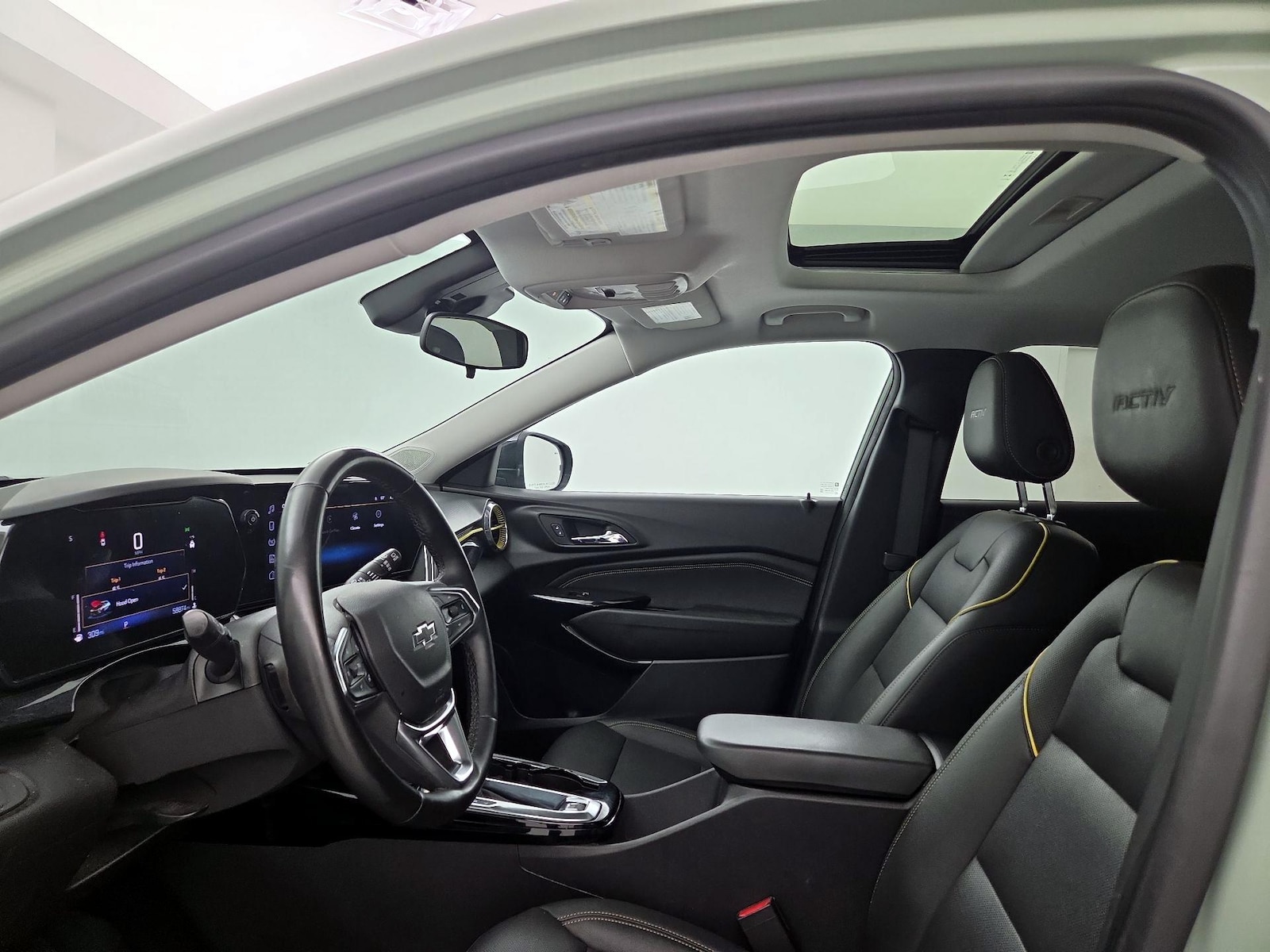 Sunroof(s) & Overhead Airbags