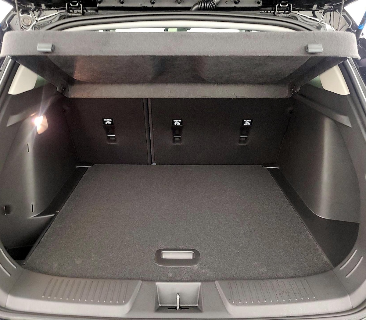 Trunk/Cargo (Seats Up)