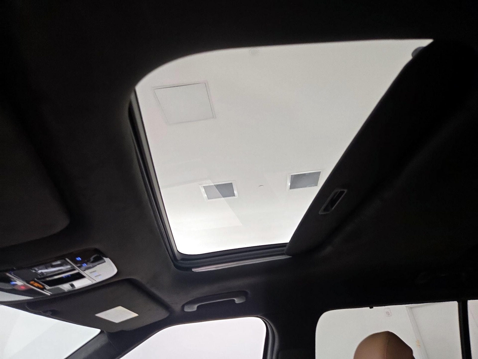 Sunroof(s) & Skylight(s)