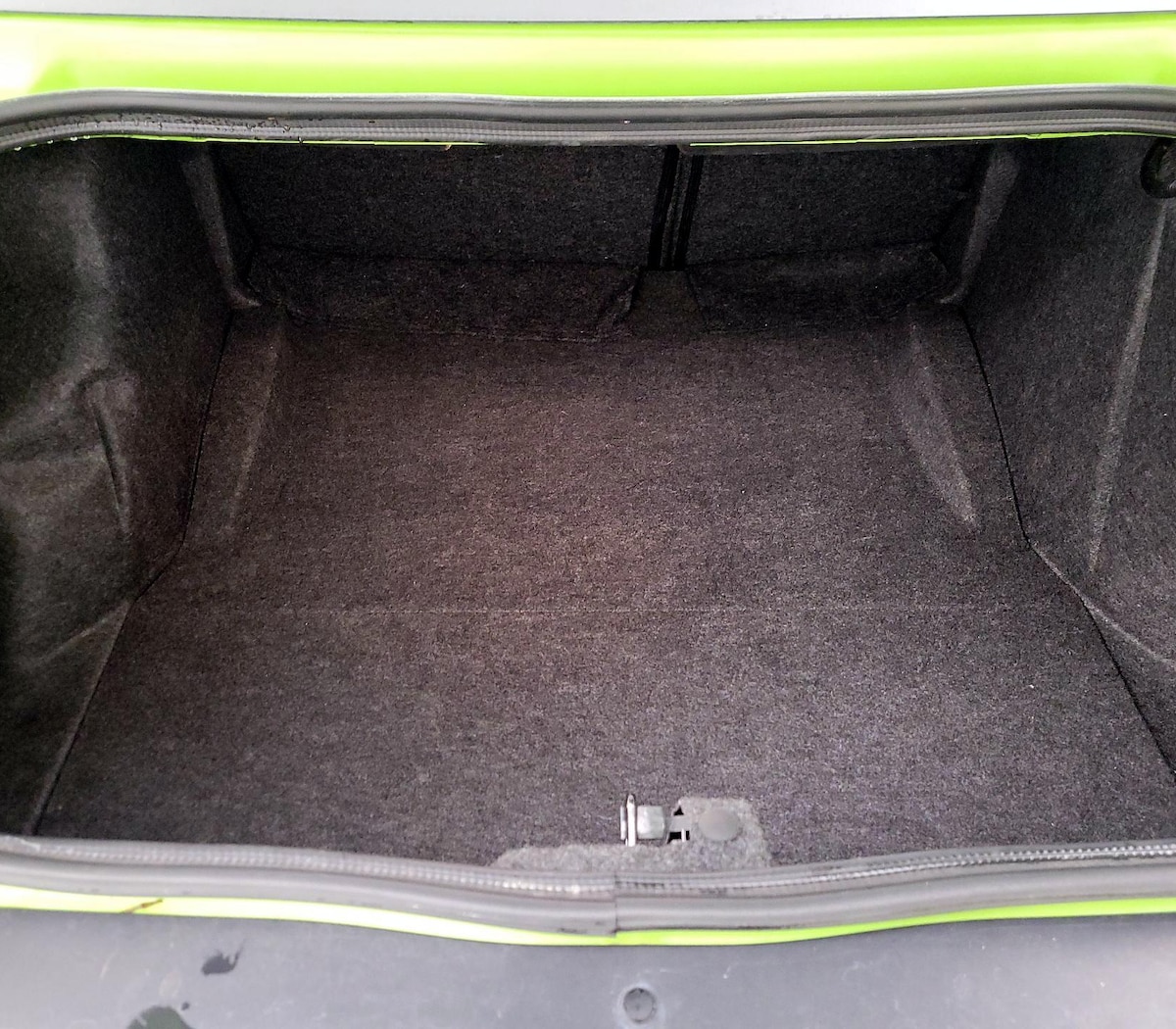 Trunk/Cargo (Seats Up)