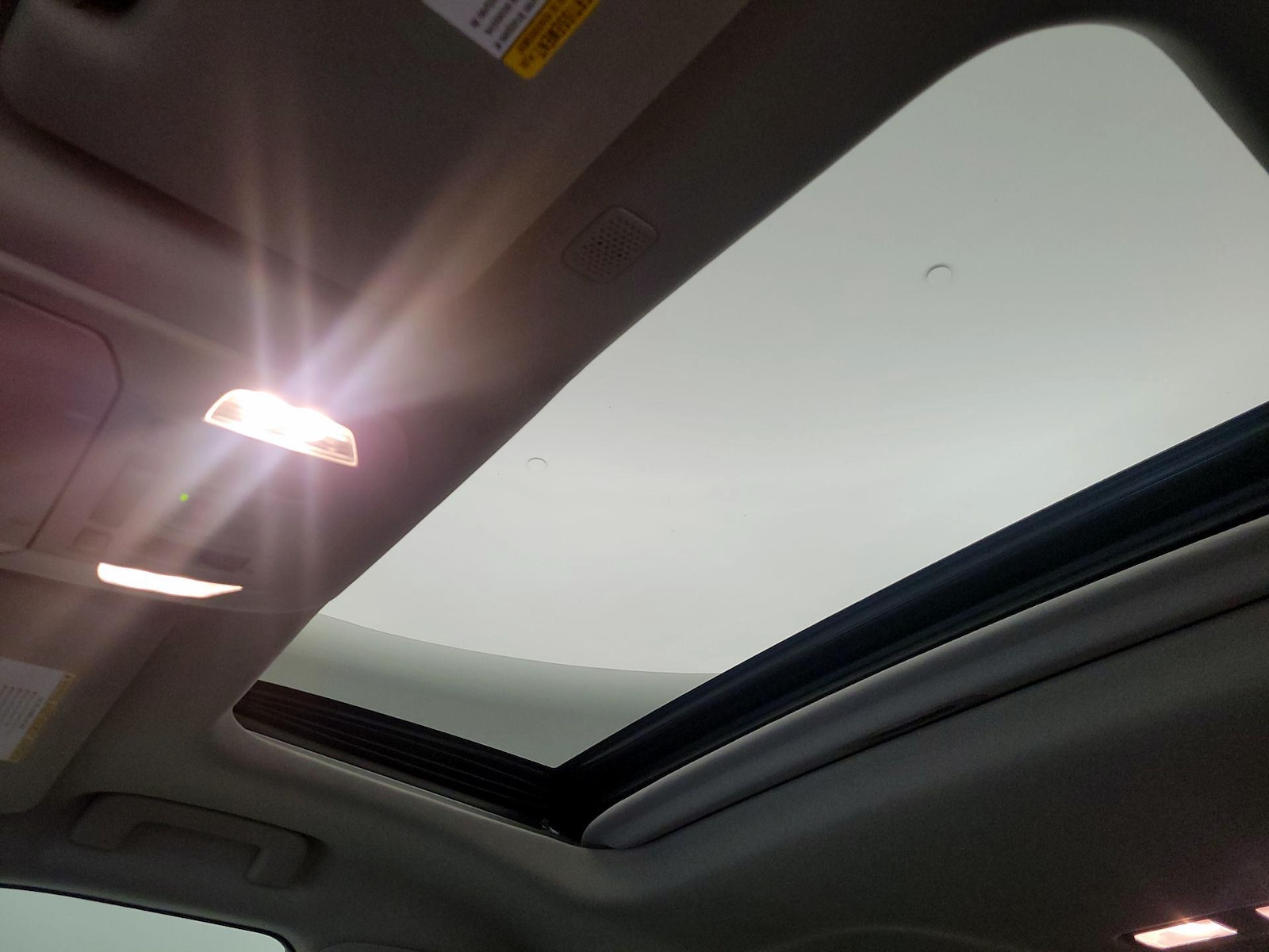 Sunroof(s) & Overhead Airbags