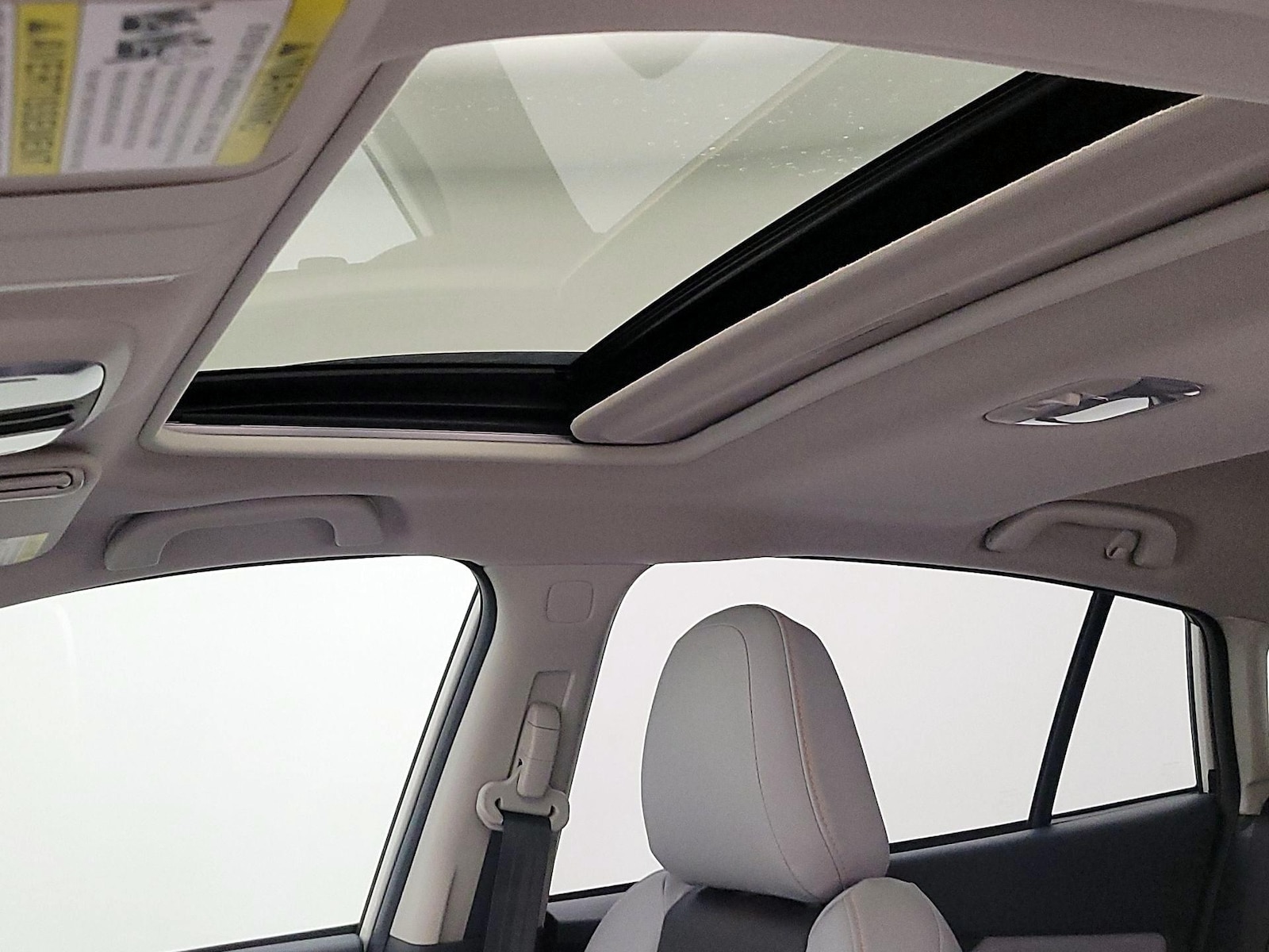 Sunroof(s) & Overhead Airbags