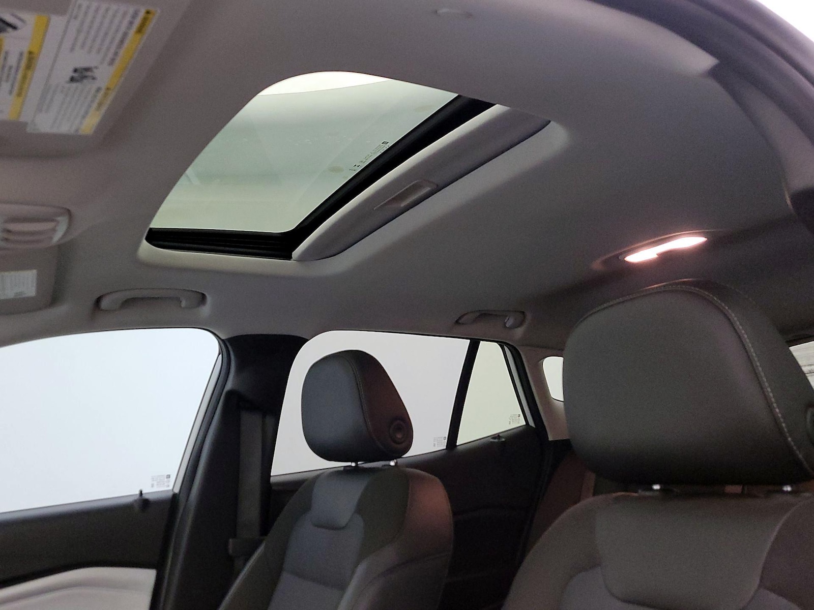 Sunroof(s) & Overhead Airbags