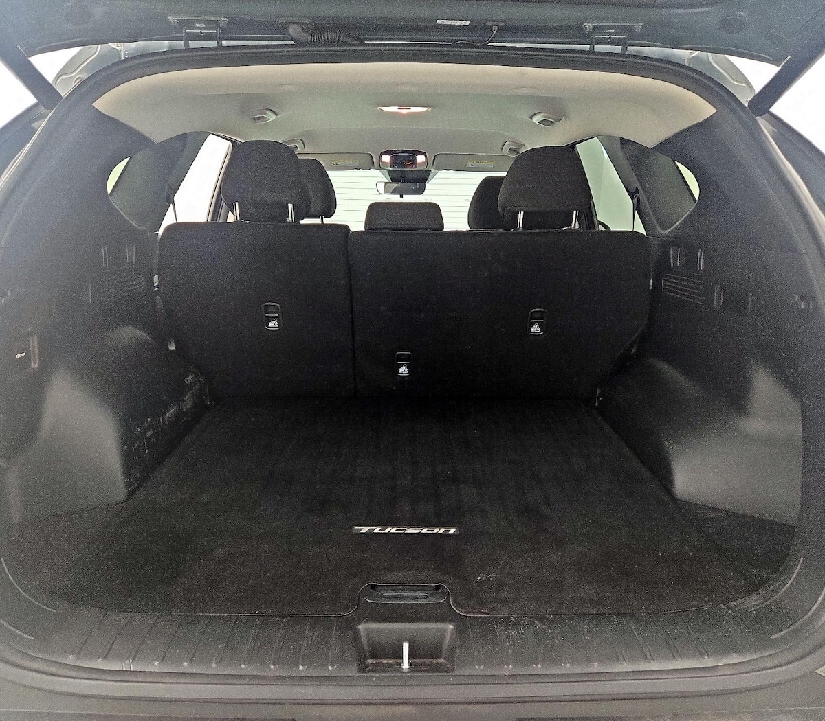 Trunk/Cargo (Seats Up)