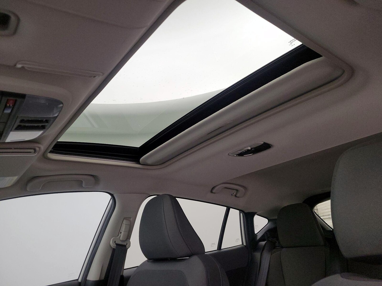 Sunroof(s) & Overhead Airbags
