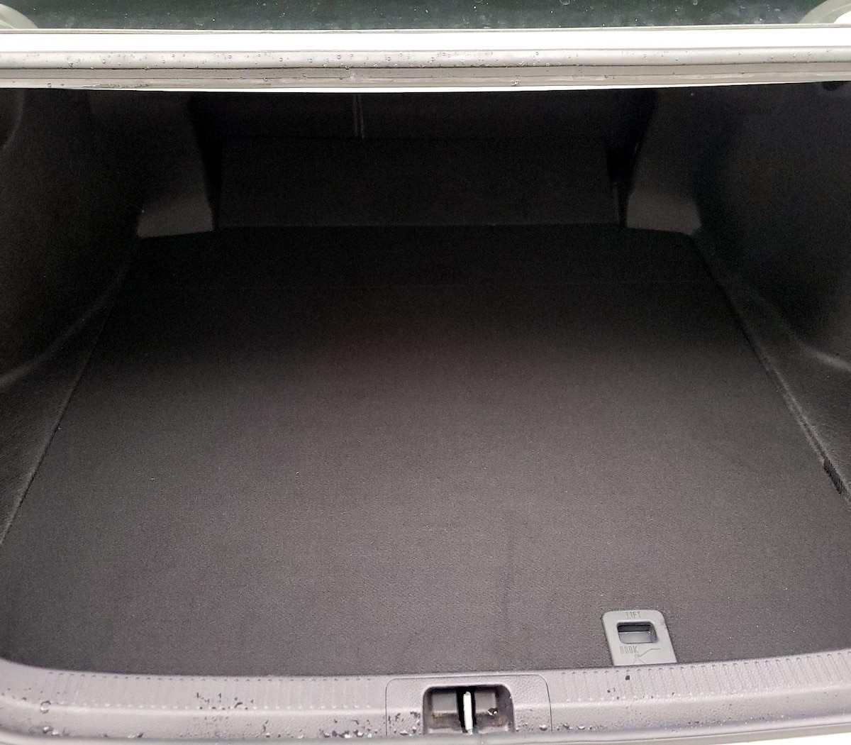 Trunk/Cargo (Seats Up)