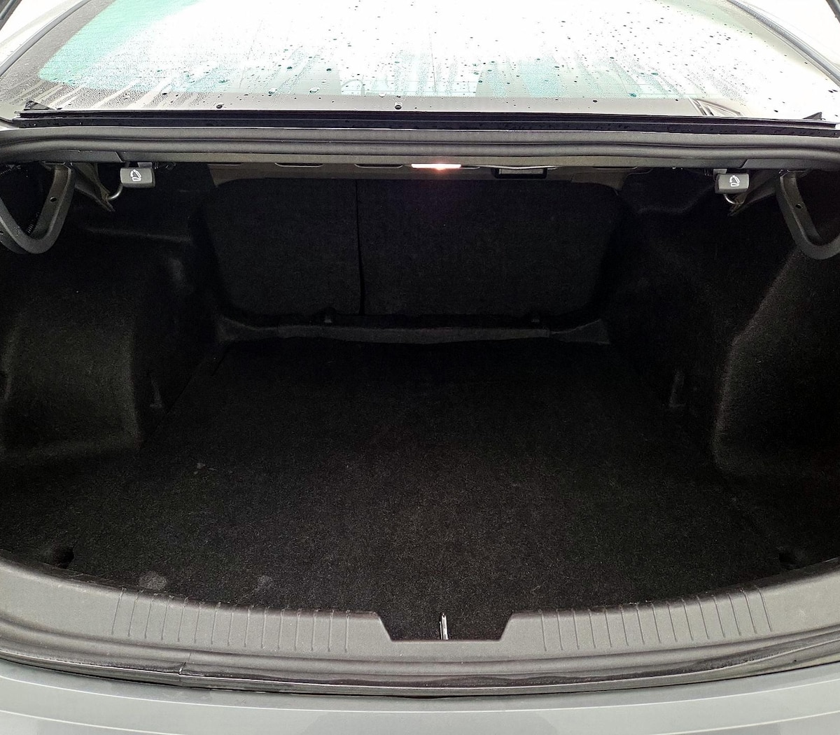 Trunk/Cargo (Seats Up)
