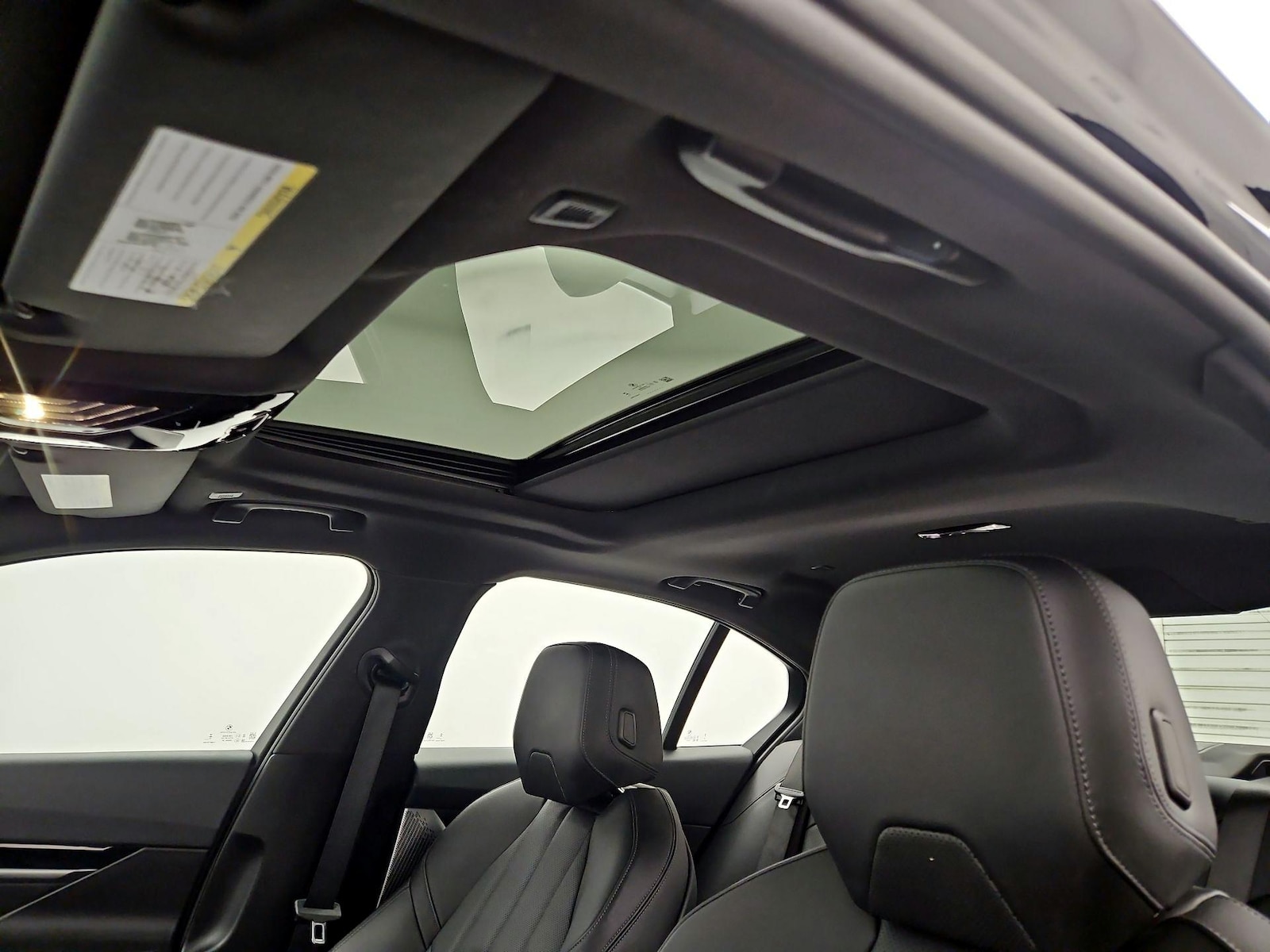 Sunroof(s) & Overhead Airbags