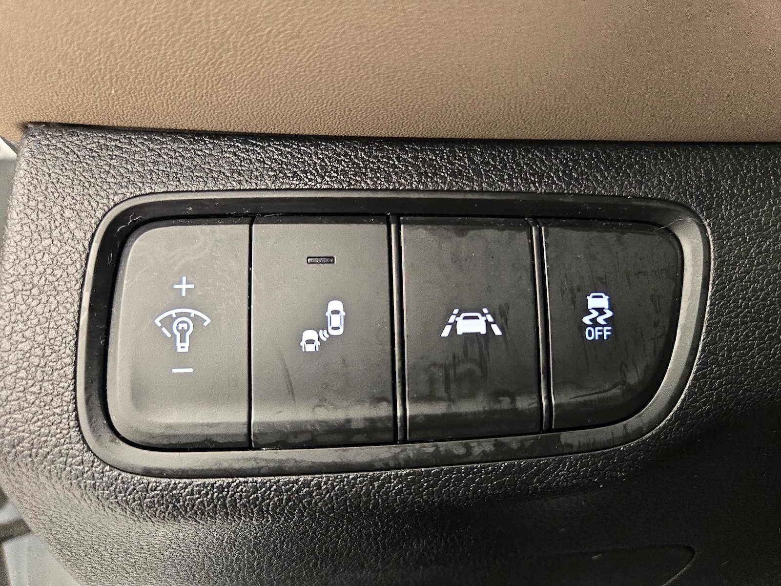 2020 Hyundai Santa Fe SEL - Photo 14