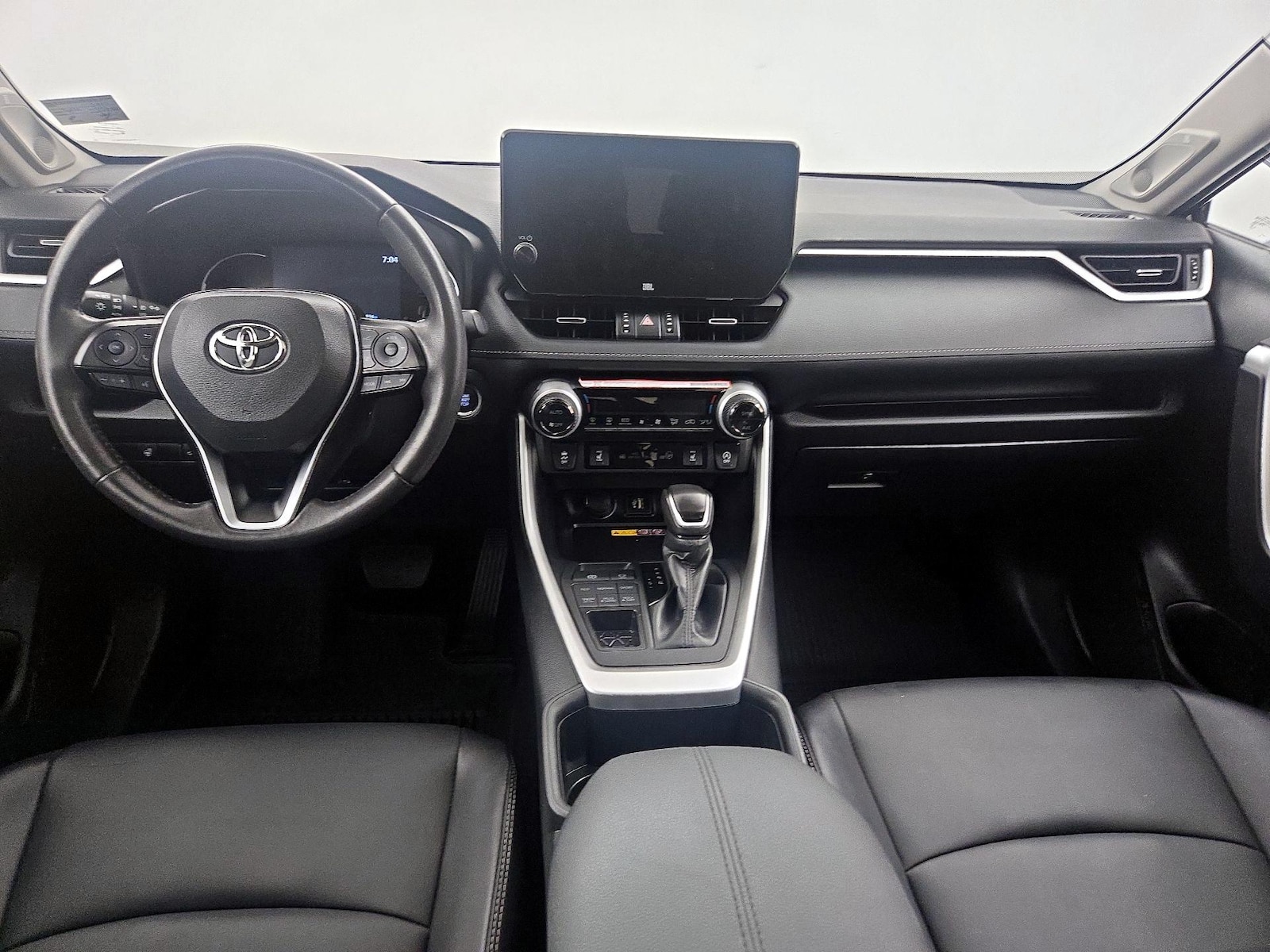 2025 Toyota RAV4 XLE Premium - Photo 10
