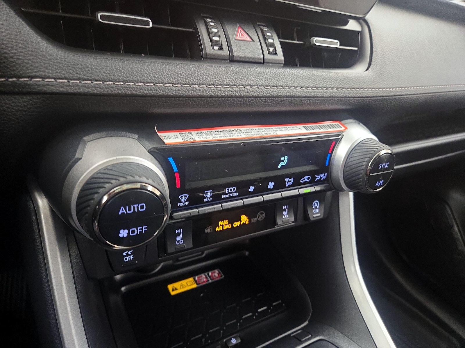 2025 Toyota RAV4 XLE Premium - Photo 17
