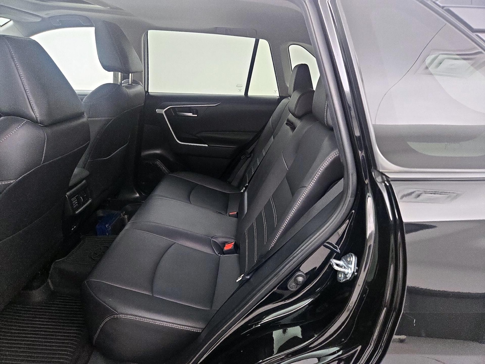 2025 Toyota RAV4 XLE Premium - Photo 21