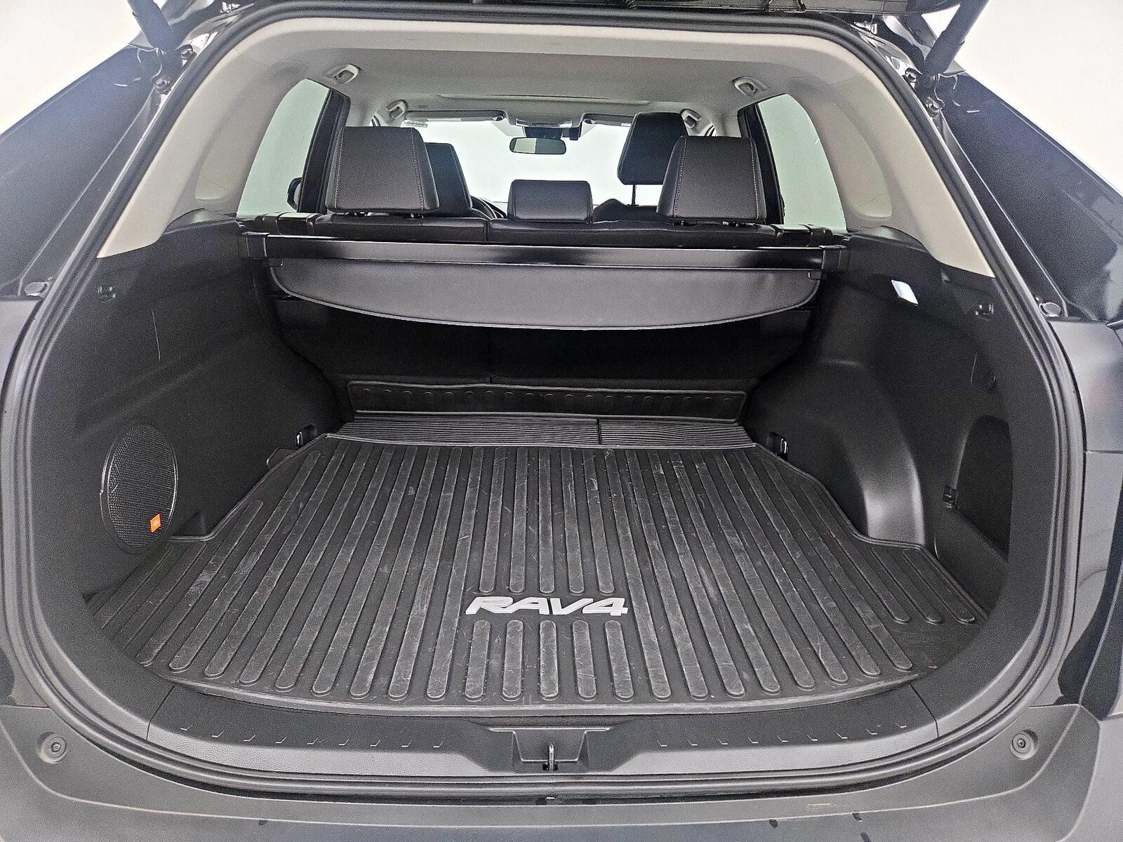 2025 Toyota RAV4 XLE Premium - Photo 22