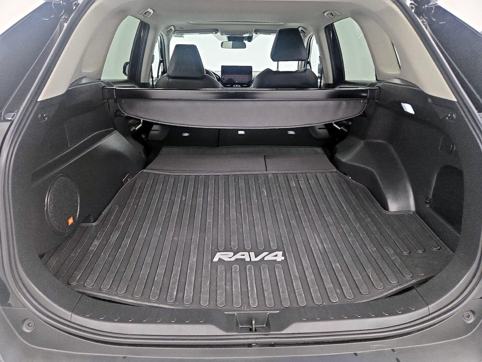 2025 Toyota RAV4 XLE Premium - Photo 23