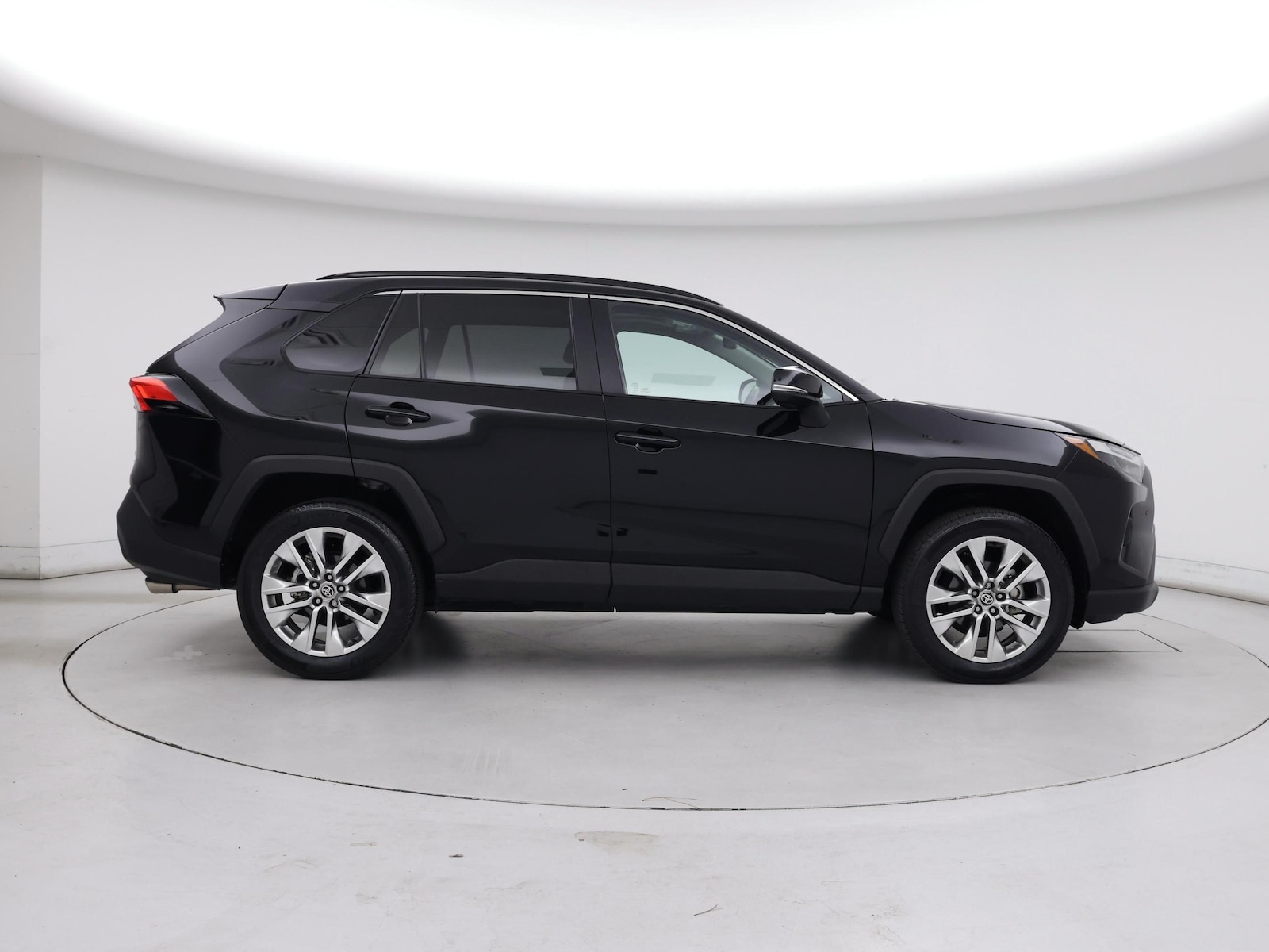 2025 Toyota RAV4 XLE Premium - Photo 8