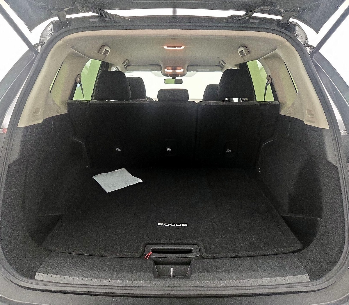 Trunk/Cargo (Seats Up)