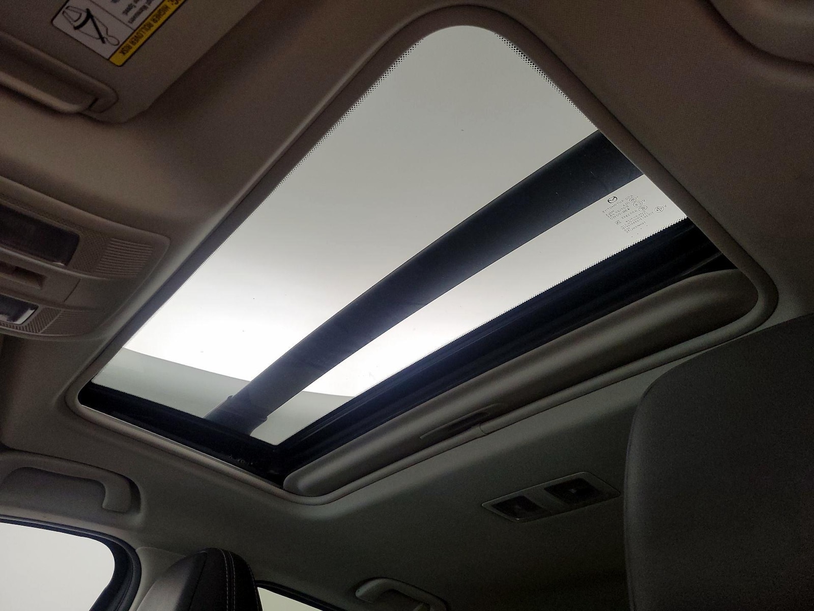 Sunroof(s) & Overhead Airbags
