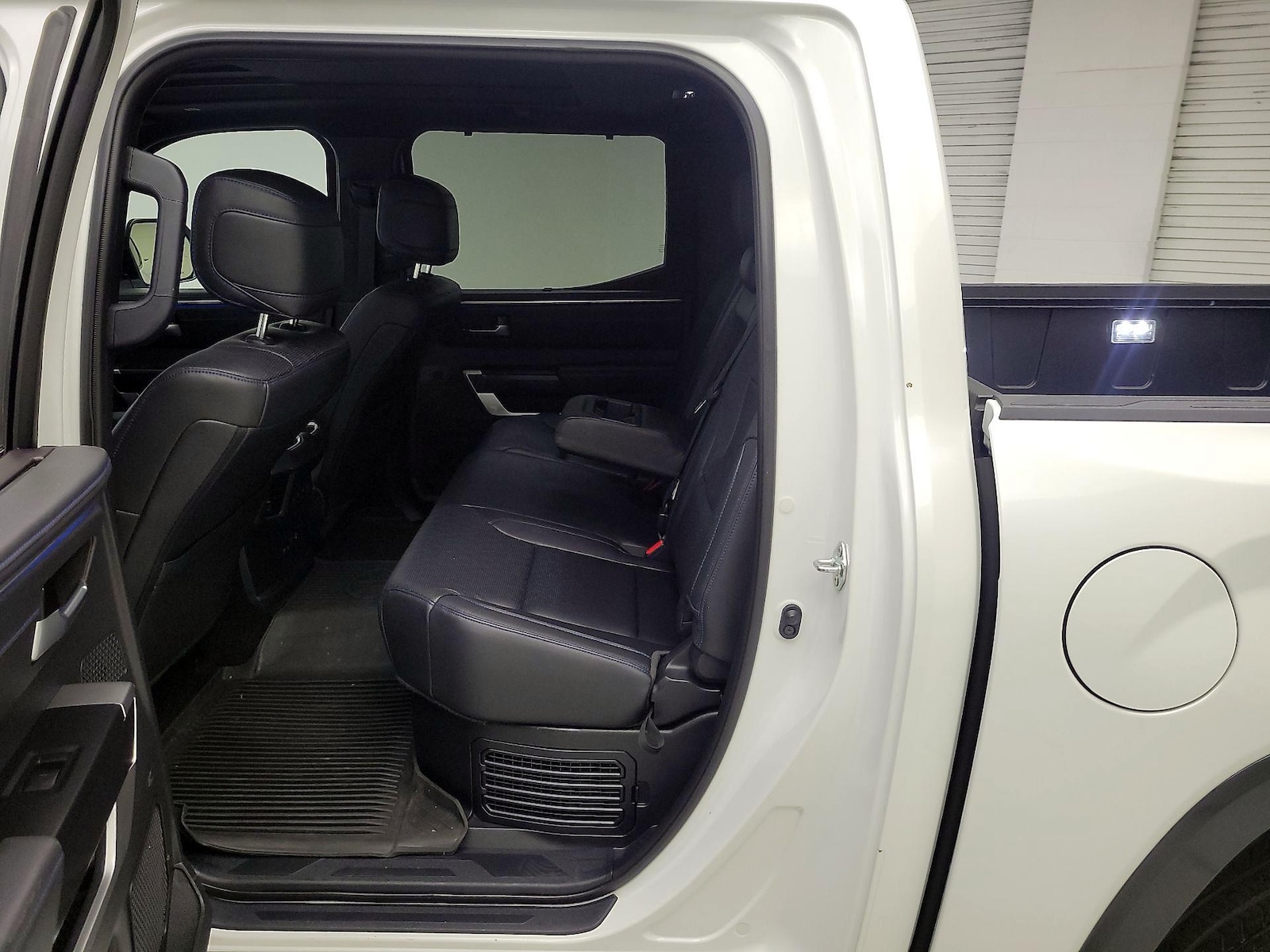 Rear A/C Seat(s)