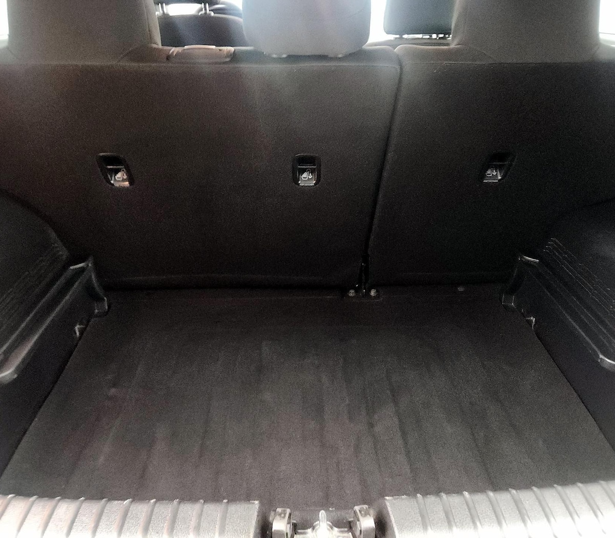 Trunk/Cargo (Seats Up)