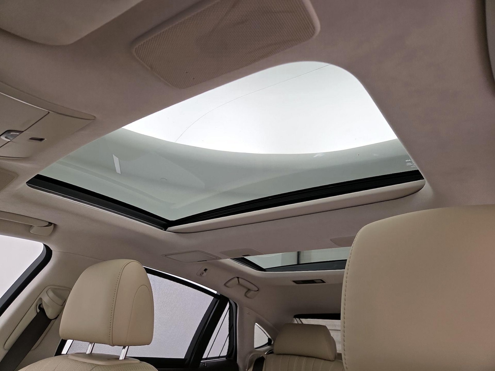 Sunroof(s) & Overhead Airbags
