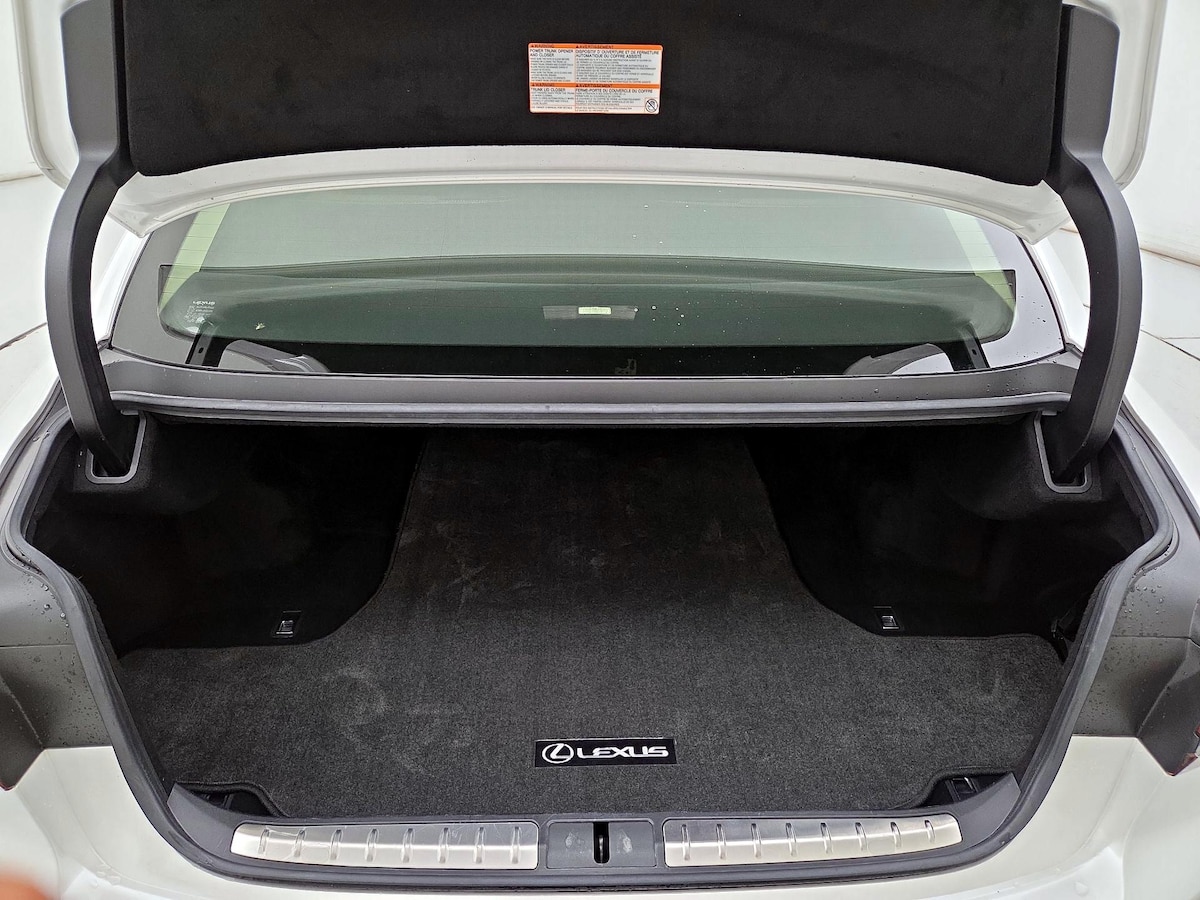 Trunk/Cargo (Seats Up)