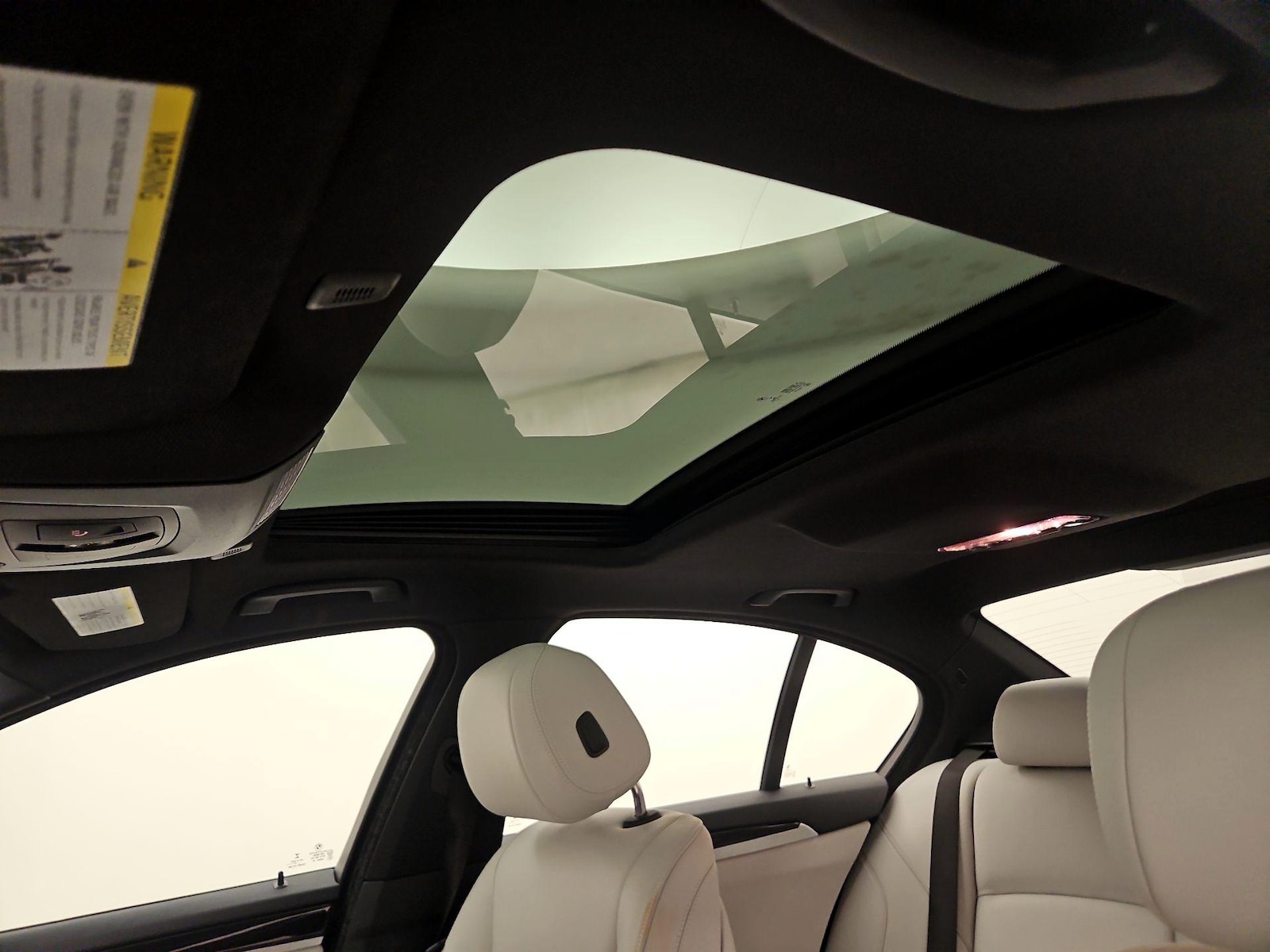 Sunroof(s) & Overhead Airbags