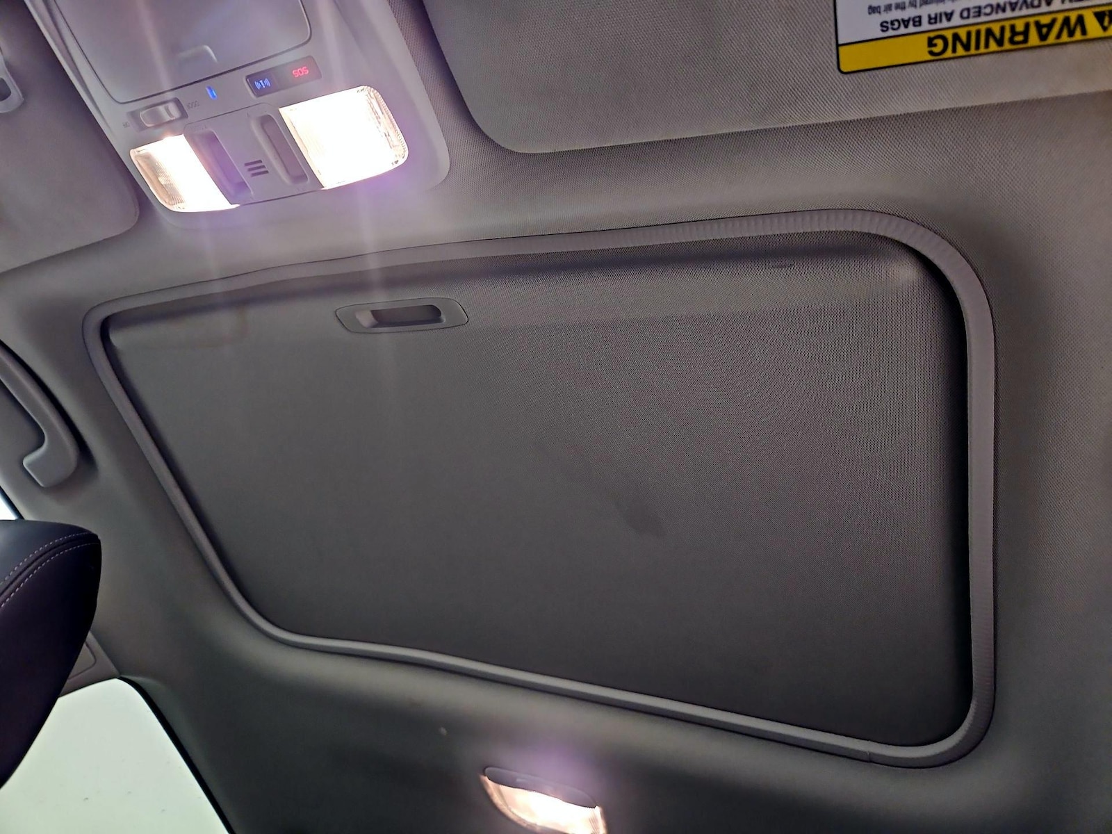 Sunroof(s) & Overhead Airbags