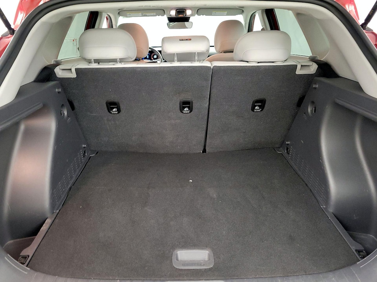 Trunk/Cargo (Seats Up)