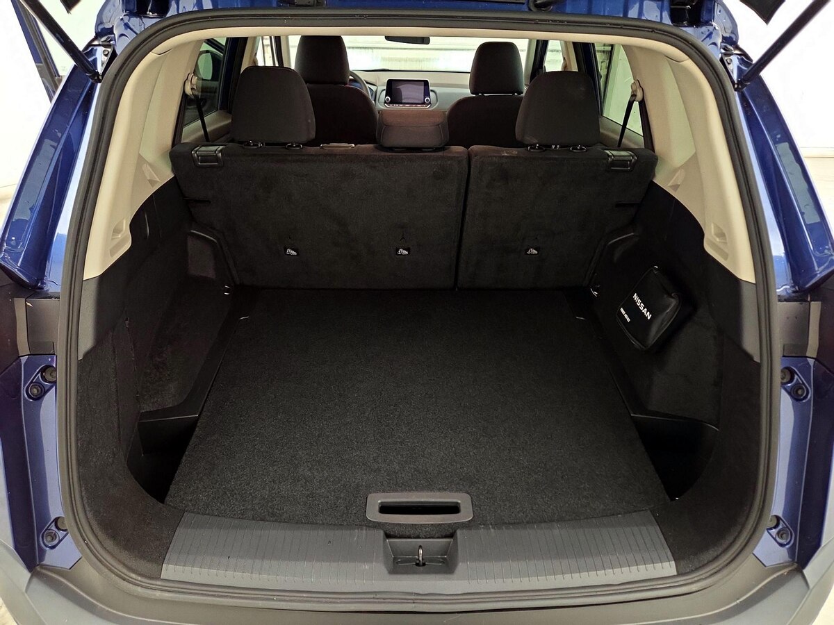 Trunk/Cargo (Seats Up)