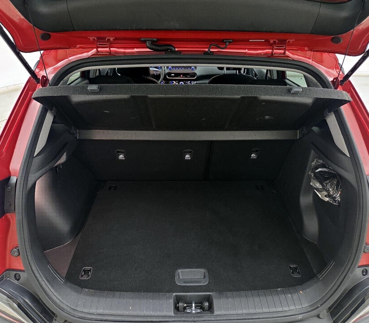 Trunk/Cargo (Seats Up)