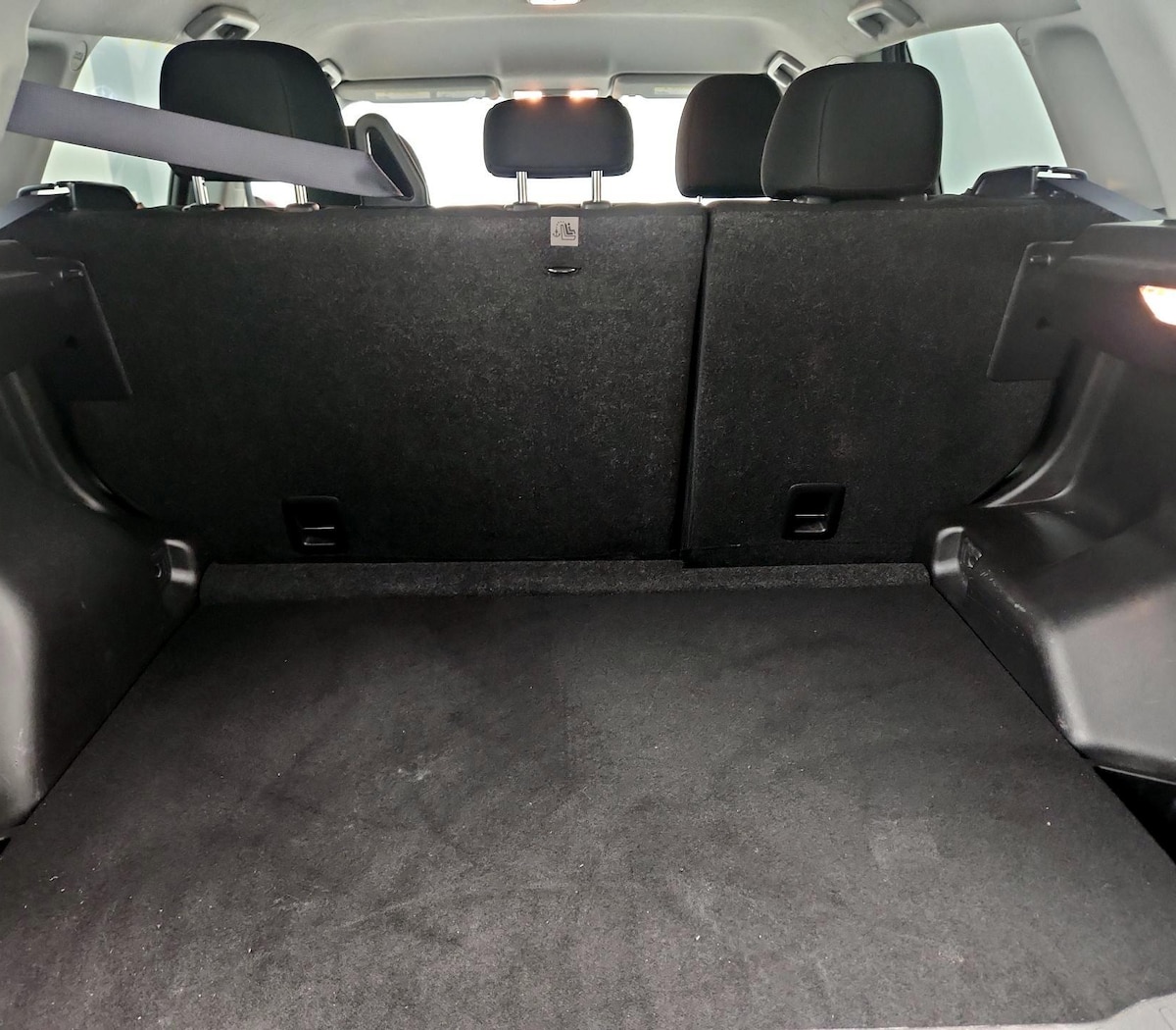 Trunk/Cargo (Seats Up)