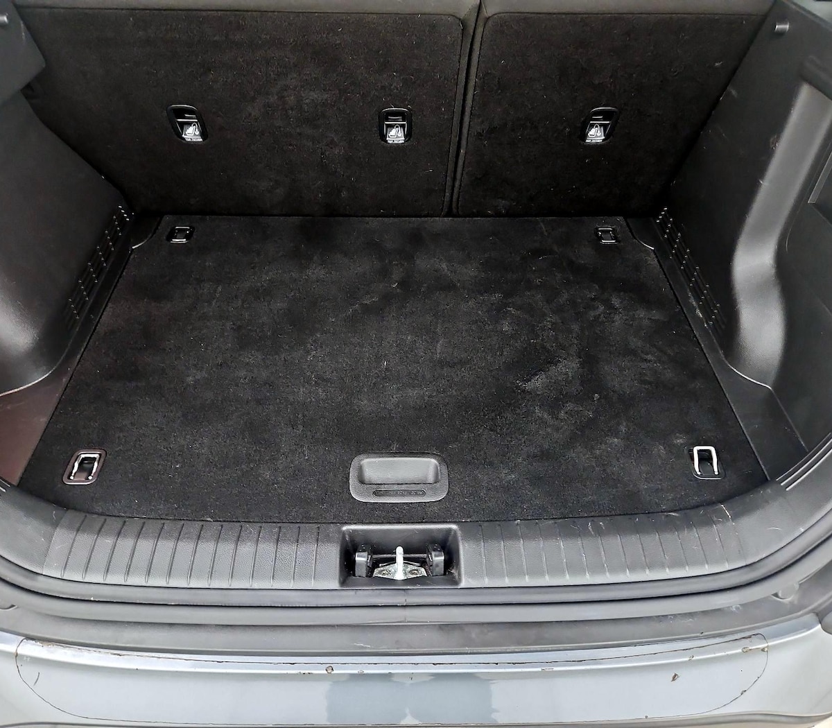 Trunk/Cargo (Seats Up)