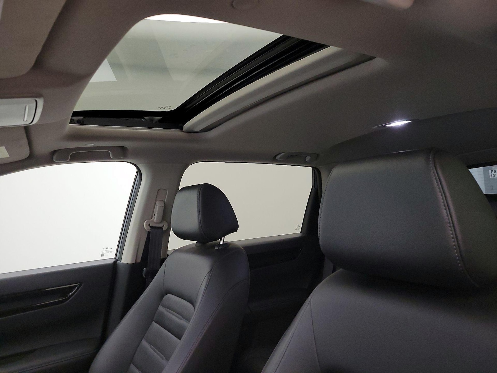 Sunroof(s) & Overhead Airbags