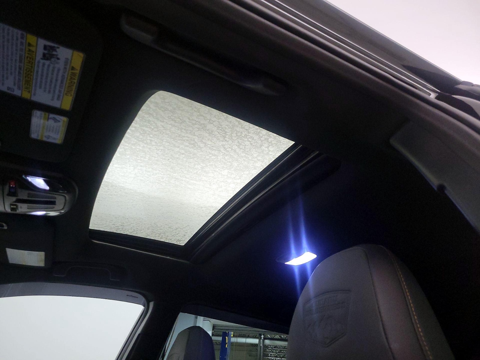 Sunroof(s) & Overhead Airbags