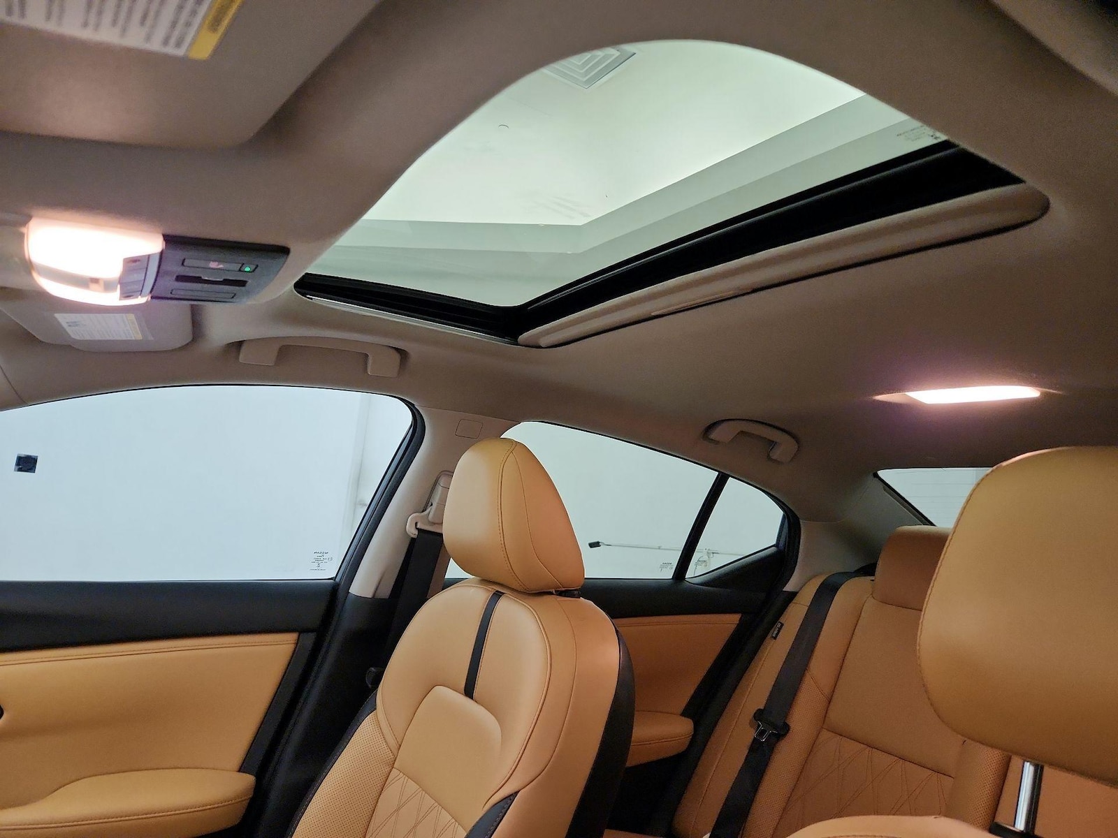 Sunroof(s) & Overhead Airbags