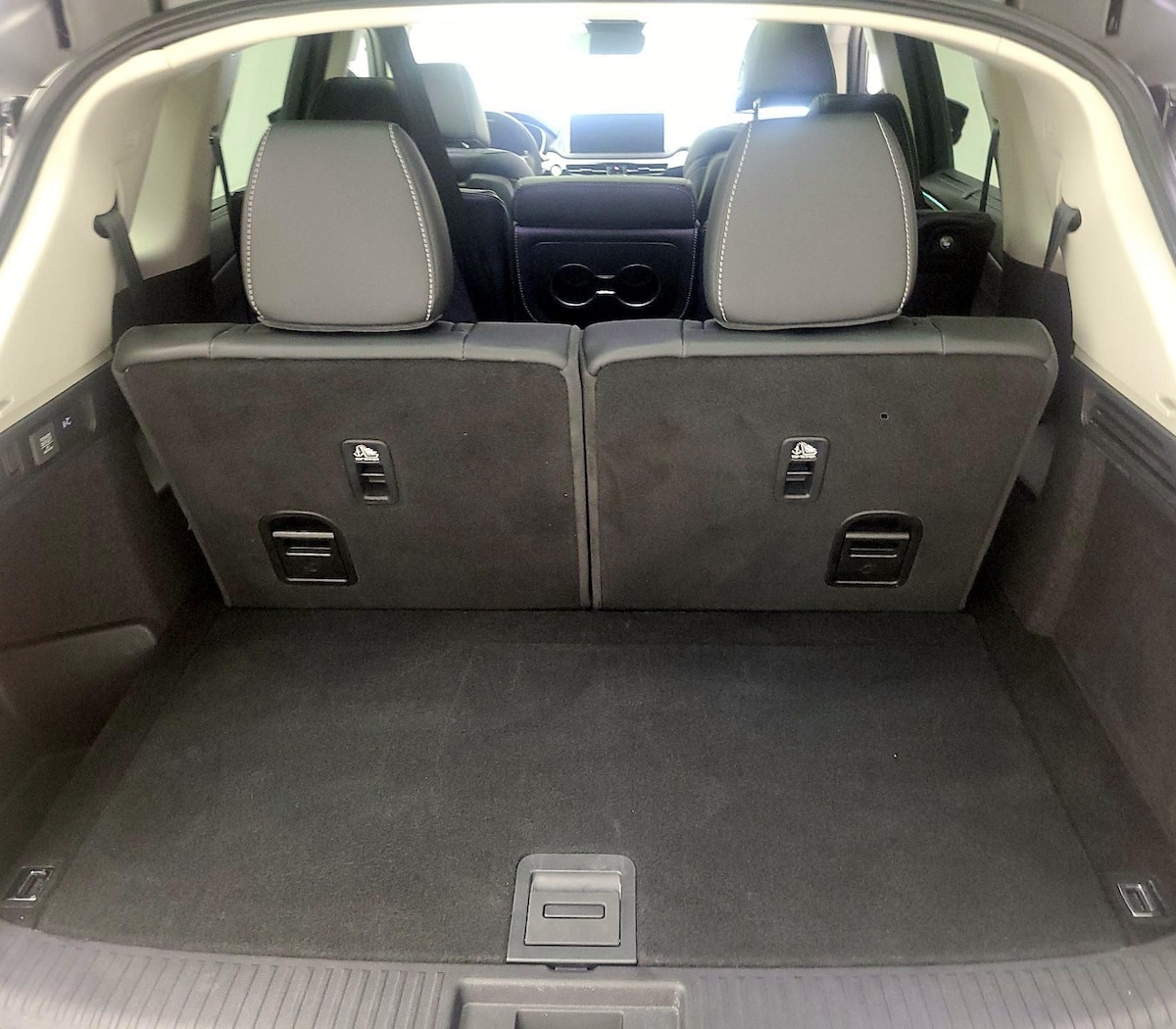 Trunk/Cargo (Seats Up)