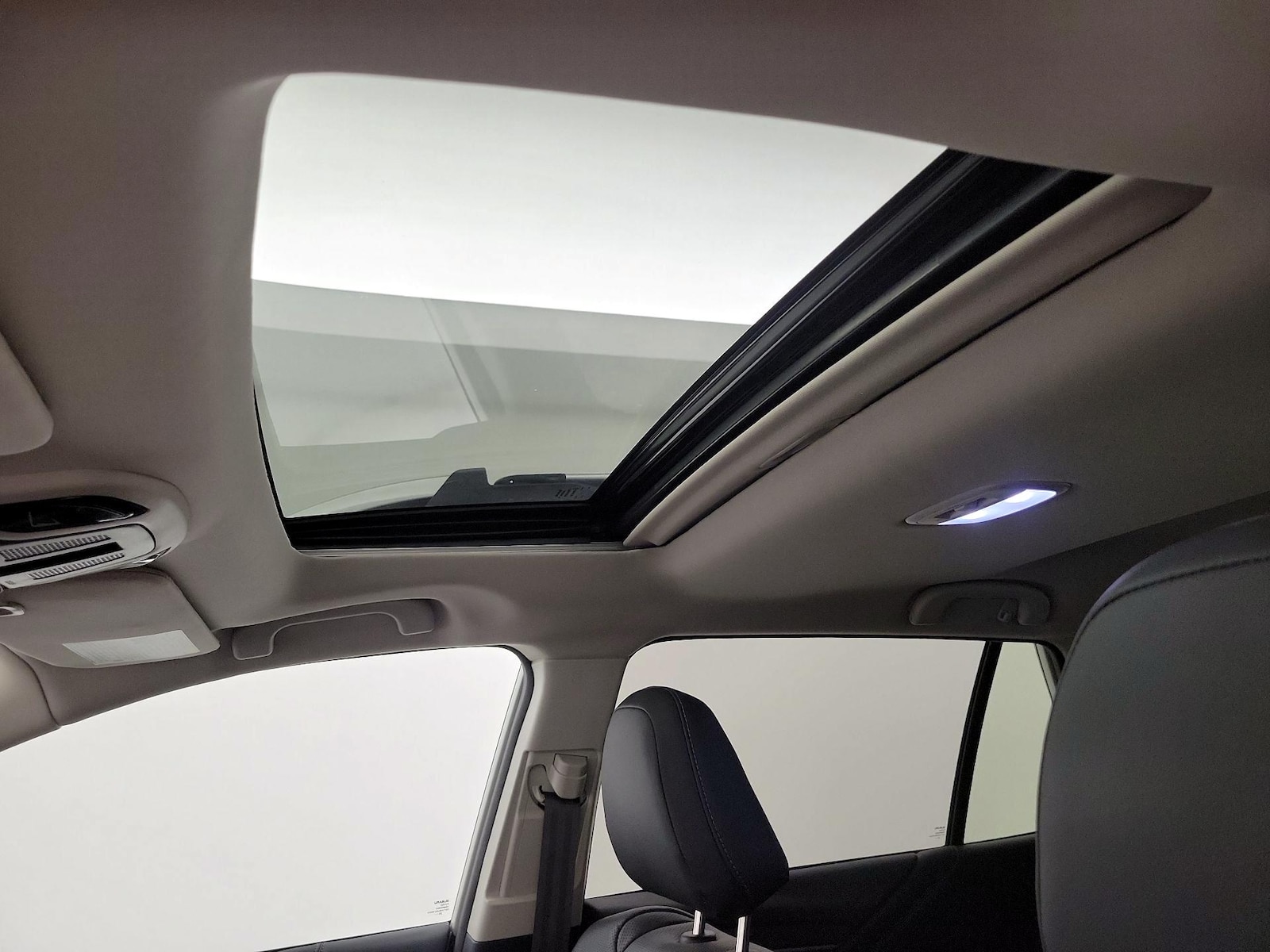Sunroof(s) & Overhead Airbags