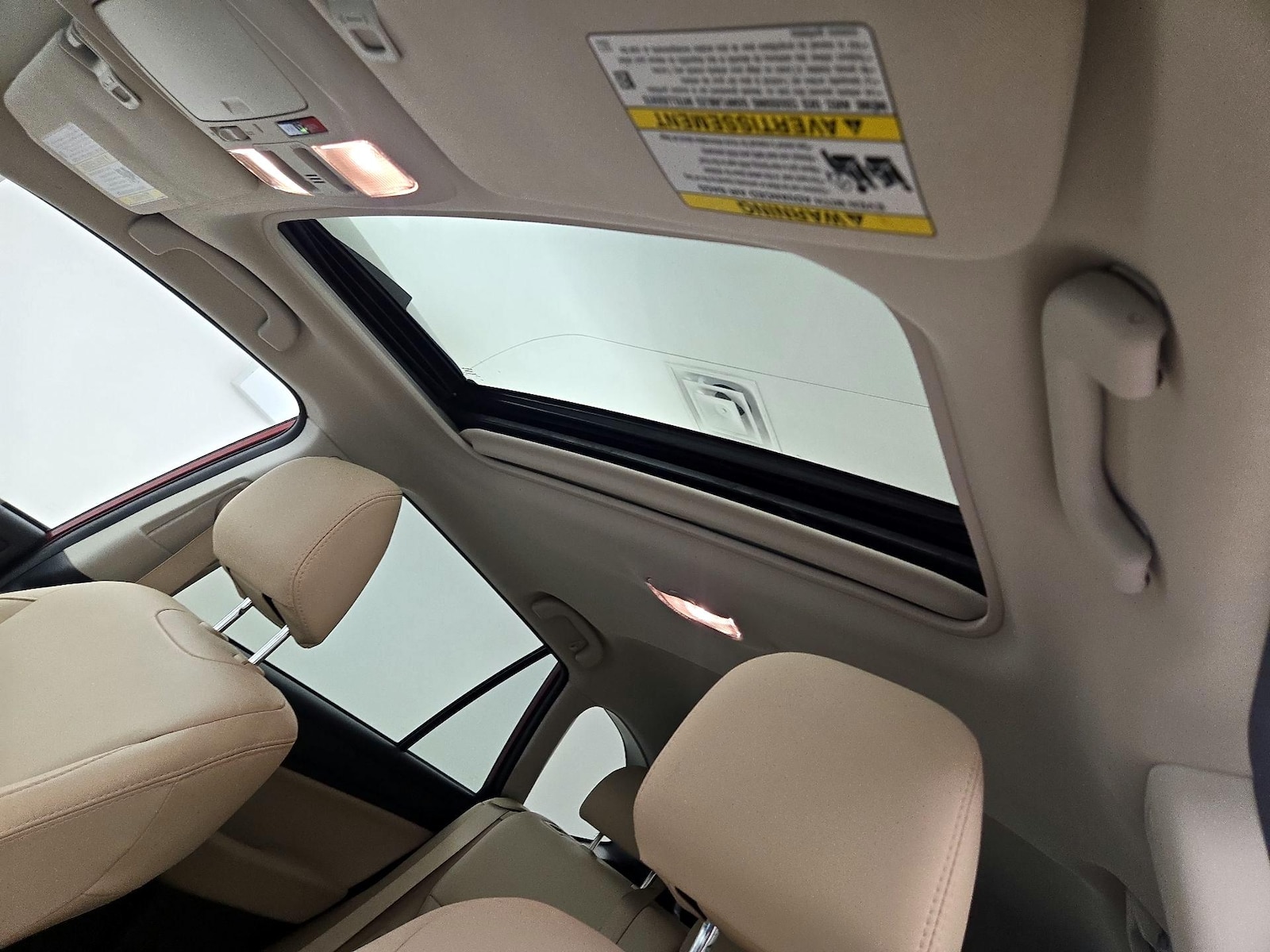 Sunroof(s) & Overhead Airbags